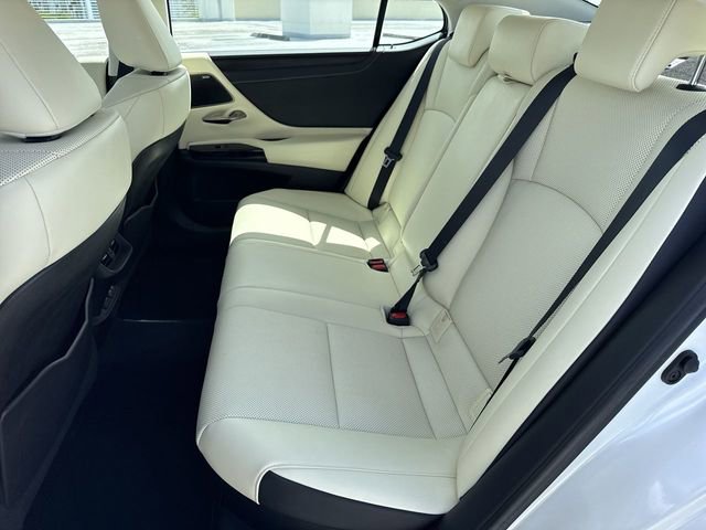 Used 2022 Lexus ES 300h w/ Premium Package image 23