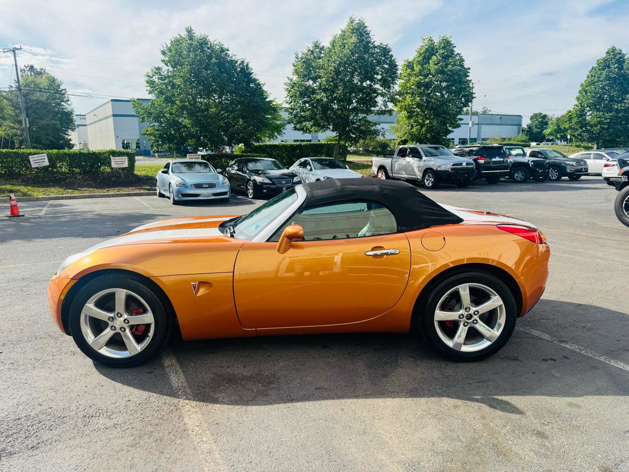 Used 2006 Pontiac Solstice Convertible w/ Premium Package RWD image 46