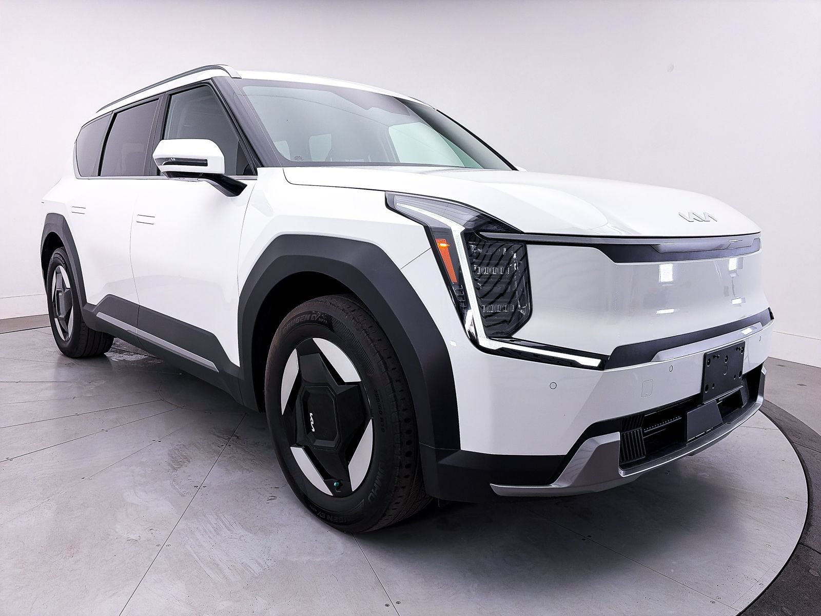 Certified 2024 Kia EV9 Wind AWD/4WD image 12