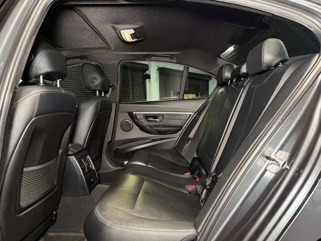 Used 2018 BMW 328d Sedan RWD image 17