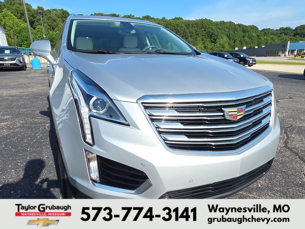 Used 2018 Cadillac XT5 Luxury w/ Driver Awareness Package FWD image 11