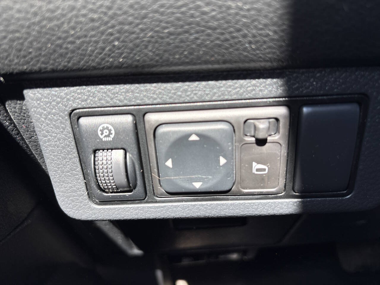 Used 2009 Nissan Versa 1.8 S w/ PWR Pkg FWD image 10
