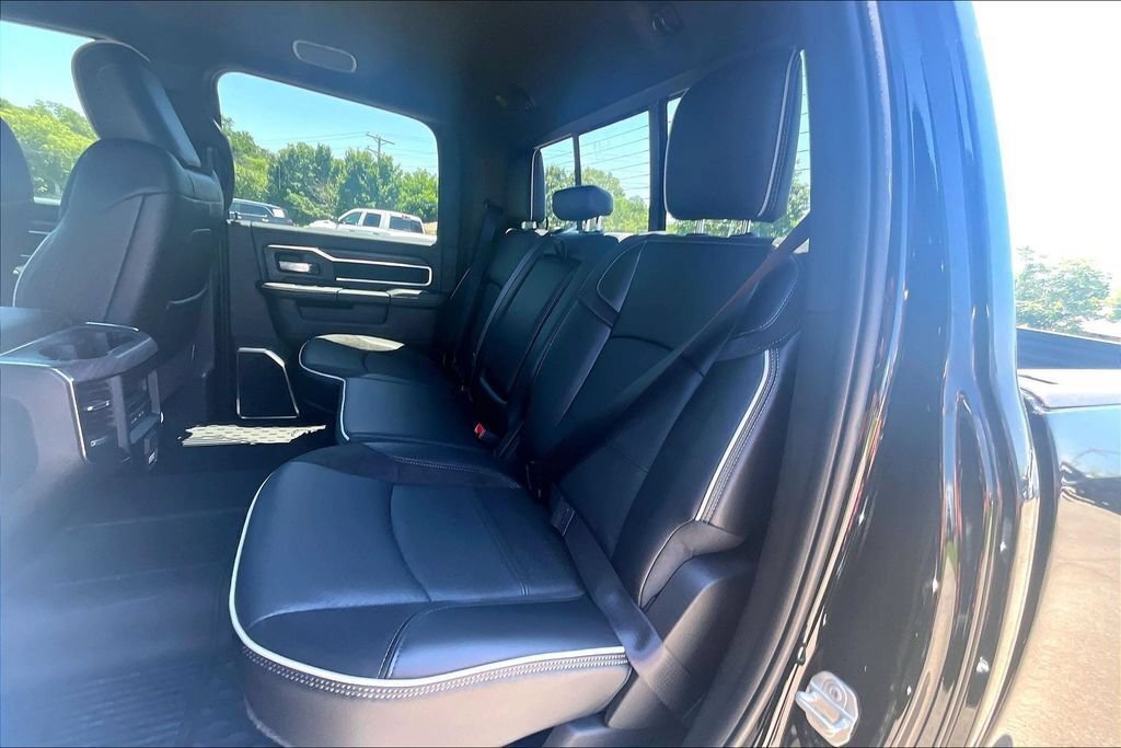 New 2026 RAM 3500 Laramie AWD/4WD image 10
