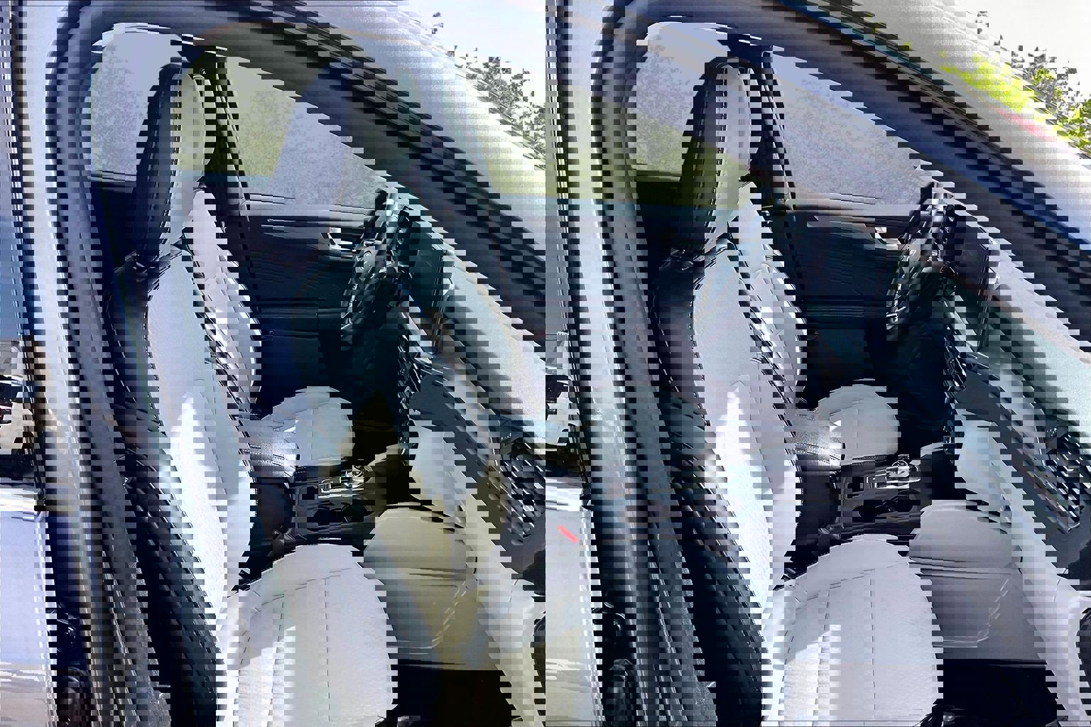 Used 2025 Ford Escape SE image 7