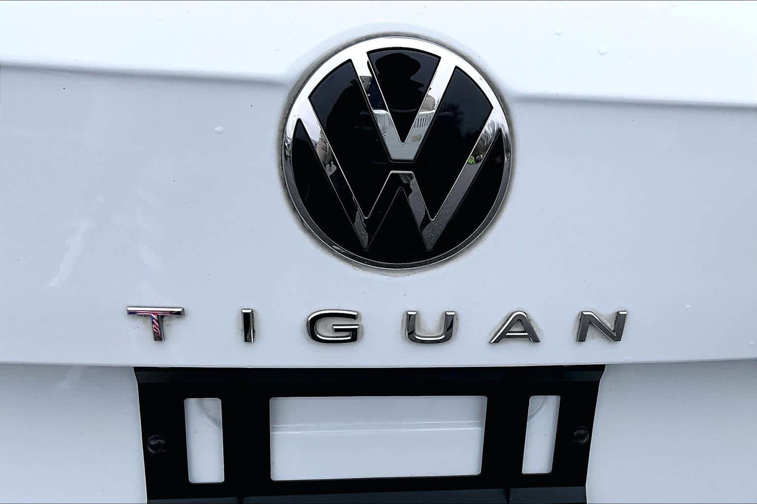 Used 2022 Volkswagen Tiguan SE R-Line FWD image 30
