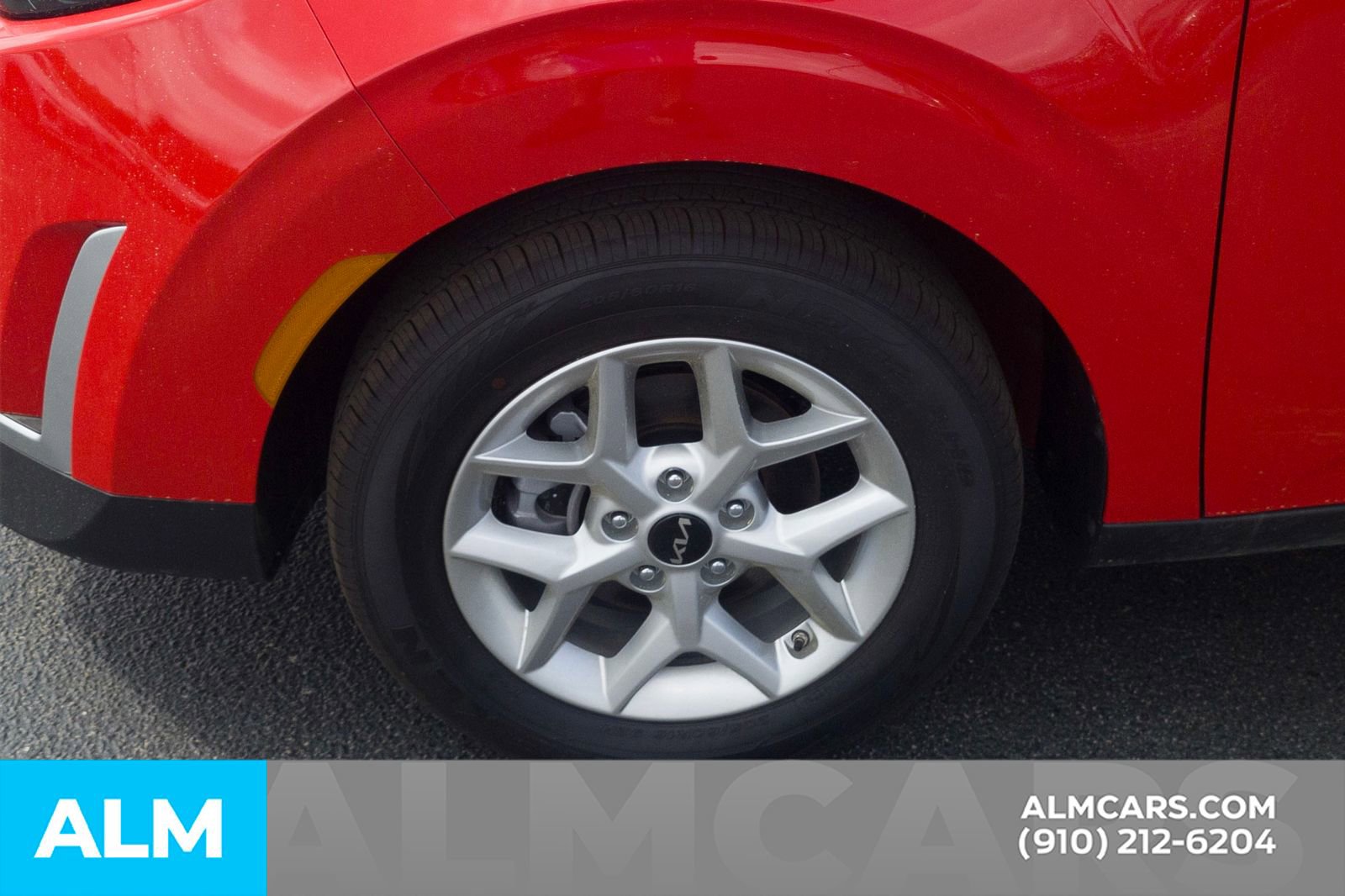 Used 2025 Kia Soul LX w/ LX Technology Package image 13