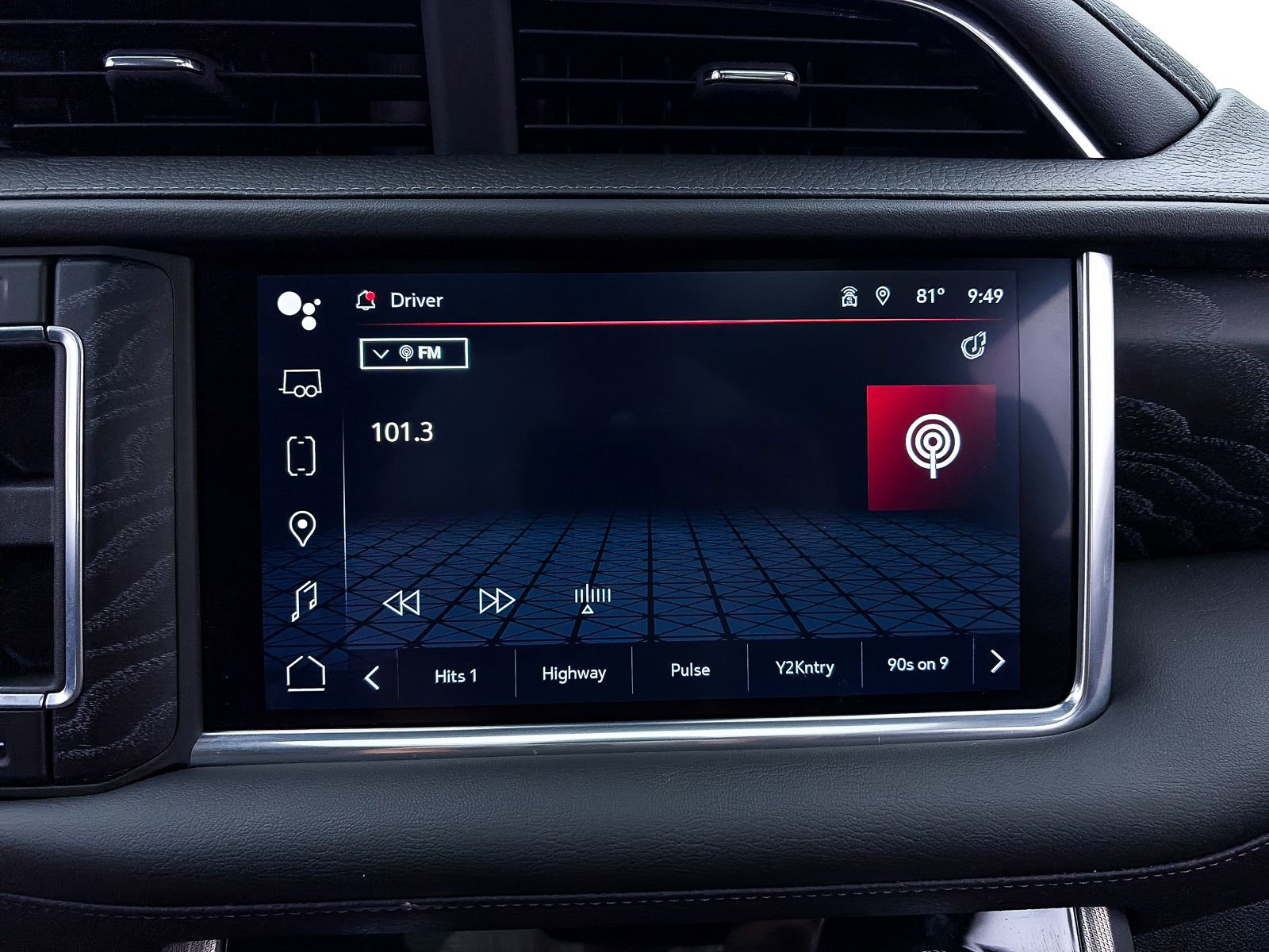 Used 2024 GMC Yukon Denali w/ Advanced Technology Package AWD/4WD image 28