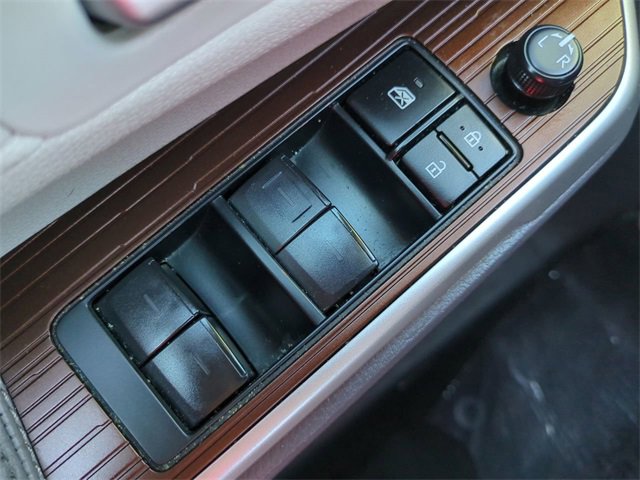 Used 2024 Toyota Sienna XLE image 24