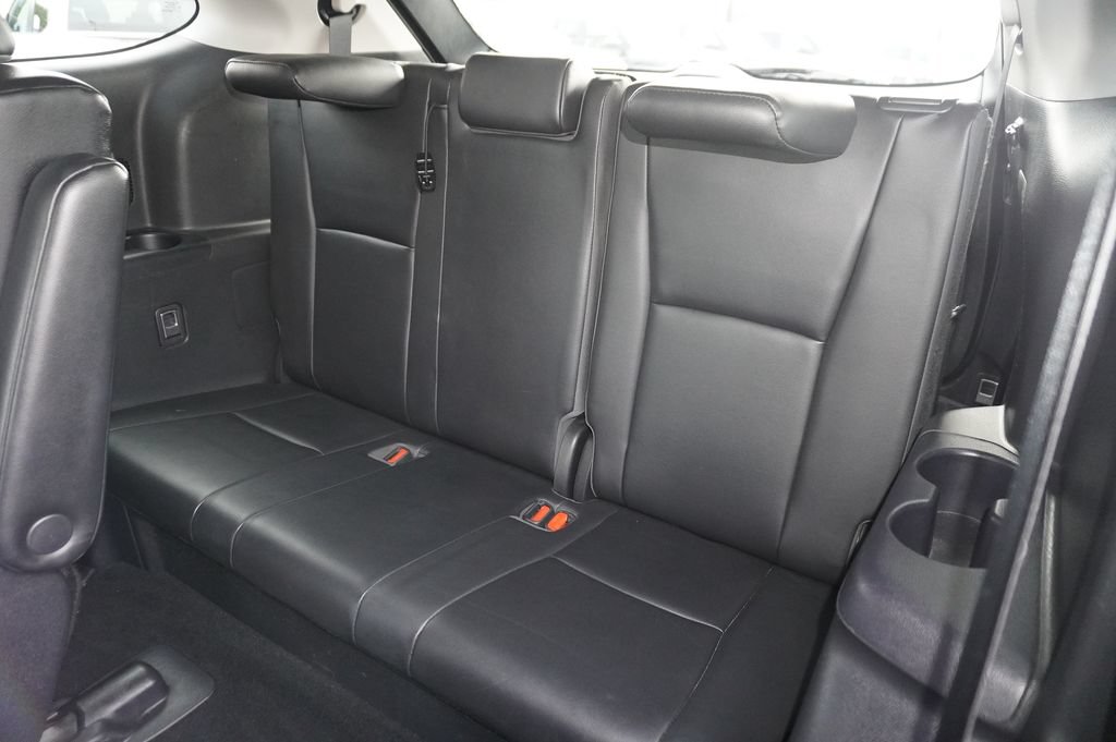 Used 2020 Toyota Highlander XLE FWD image 10