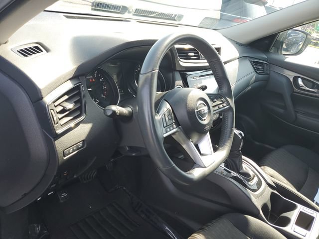 Used 2017 Nissan Rogue SV w/ Midnight Edition AWD/4WD image 19