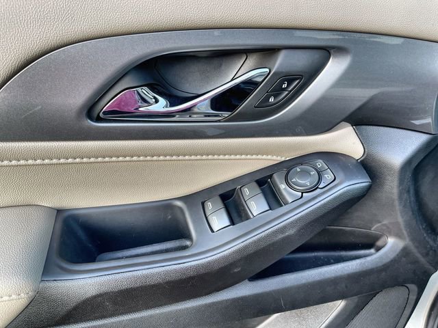 Used 2022 Chevrolet Traverse LS FWD image 24