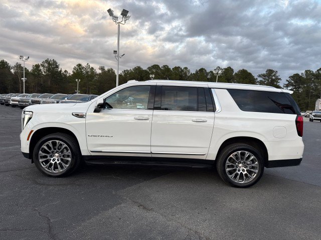 Used 2025 GMC Yukon XL Denali AWD/4WD image 6