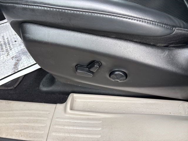 Used 2023 Chrysler Pacifica Touring-L image 12