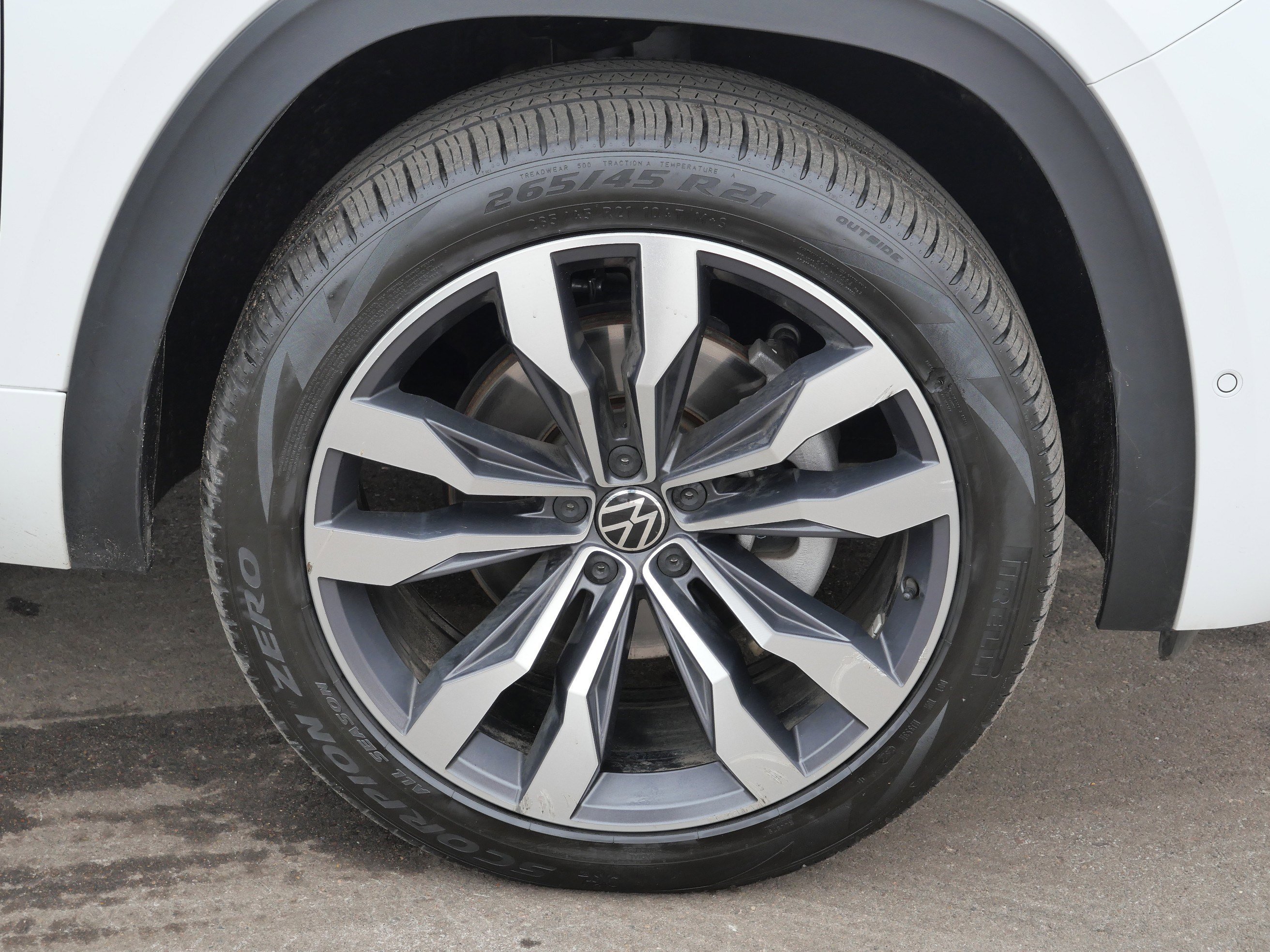 Certified 2023 Volkswagen Atlas Cross Sport SEL Premium R-Line image 15