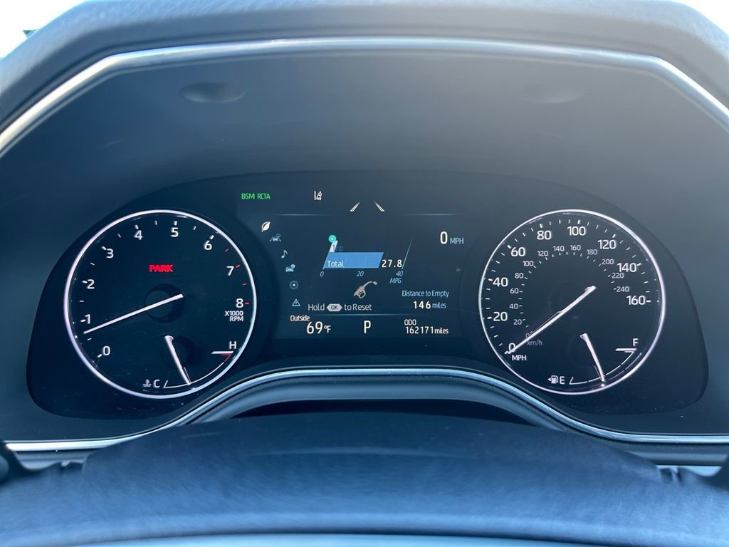 Used 2019 Toyota Avalon Limited image 16