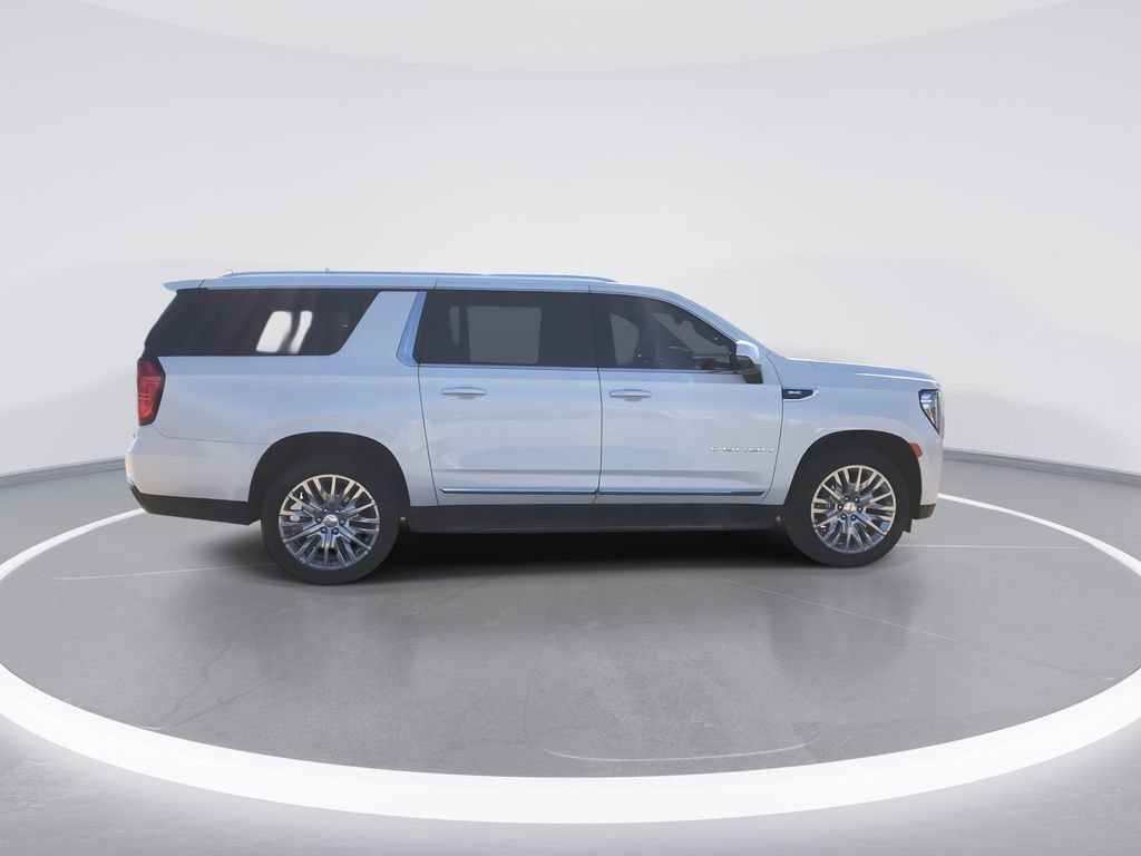 Used 2024 GMC Yukon XL SLT w/ SLT Luxury Package image 9