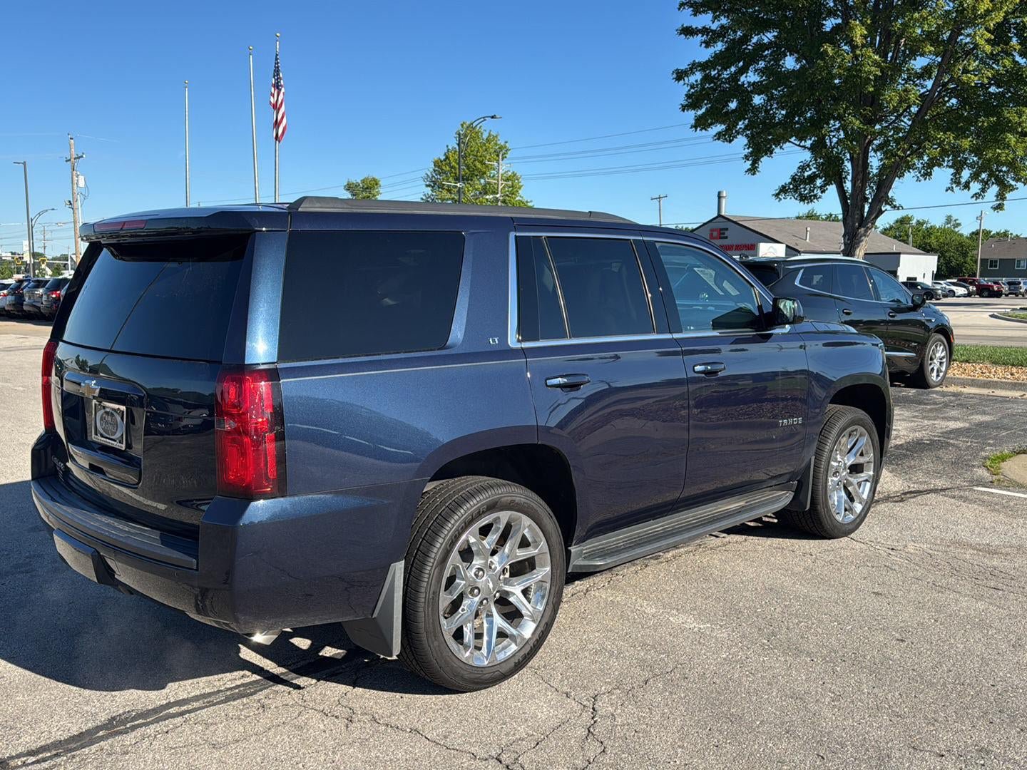 Used 2018 Chevrolet Tahoe LT AWD/4WD image 3