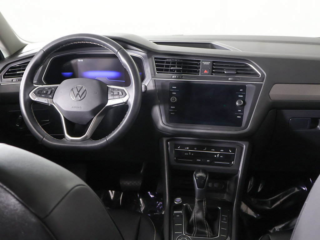 Used 2023 Volkswagen Tiguan SE AWD/4WD image 29
