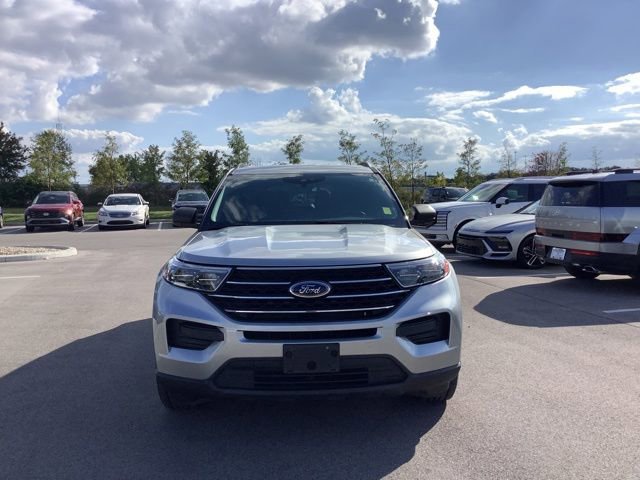 Used 2020 Ford Explorer XLT w/ Comfort Package image 2
