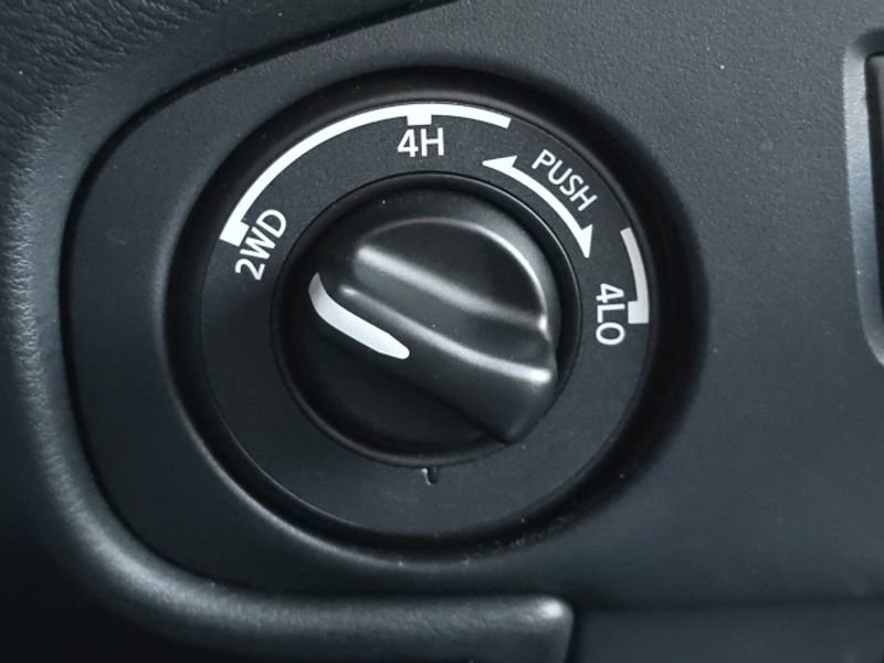 Used 2023 Nissan Frontier SV w/ Technology Package image 23