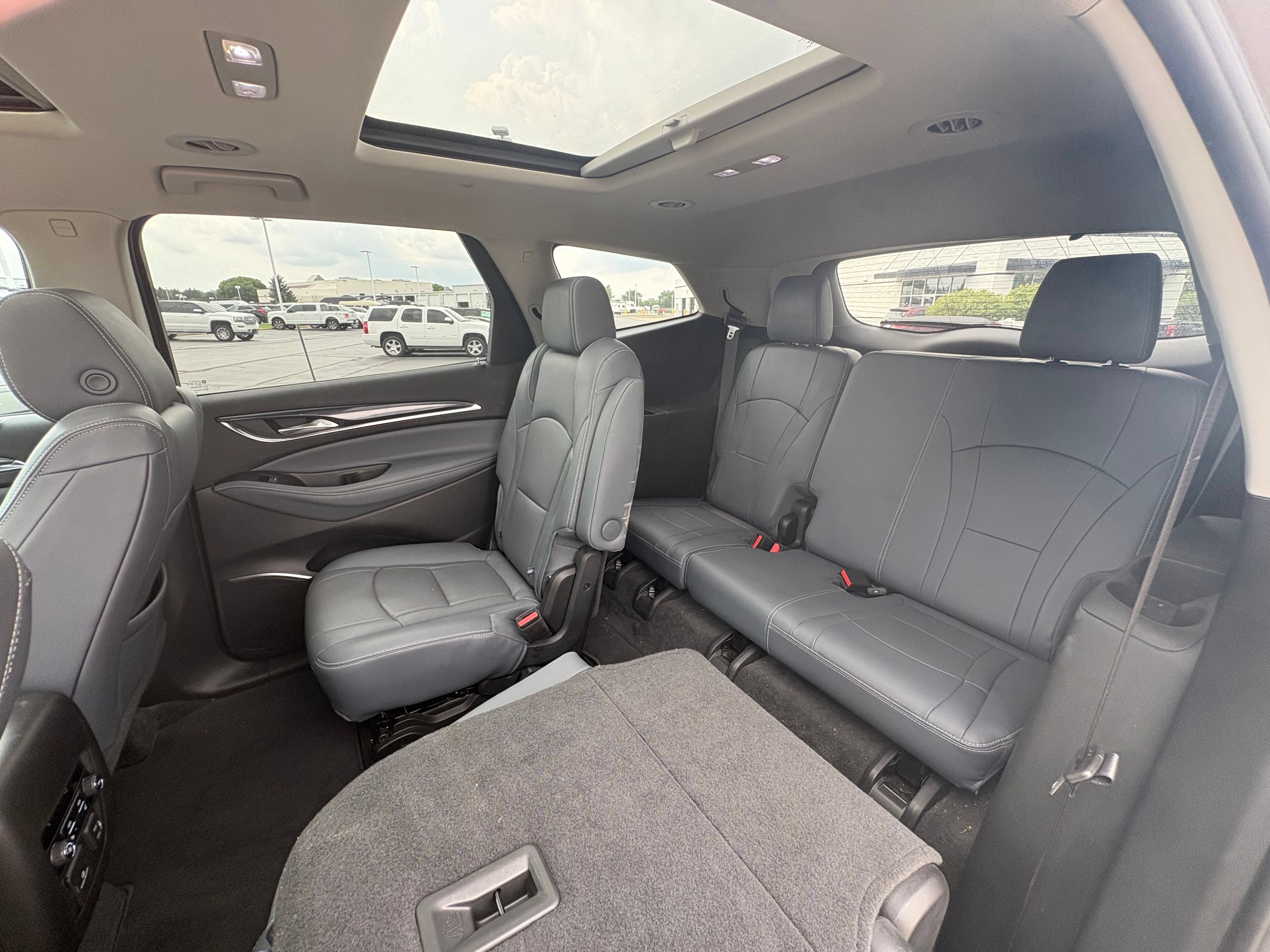 Used 2019 Buick Enclave Premium w/ Experience Buick Package FWD image 17