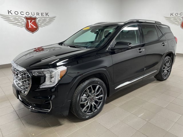 Used 2023 GMC Terrain Denali image 3