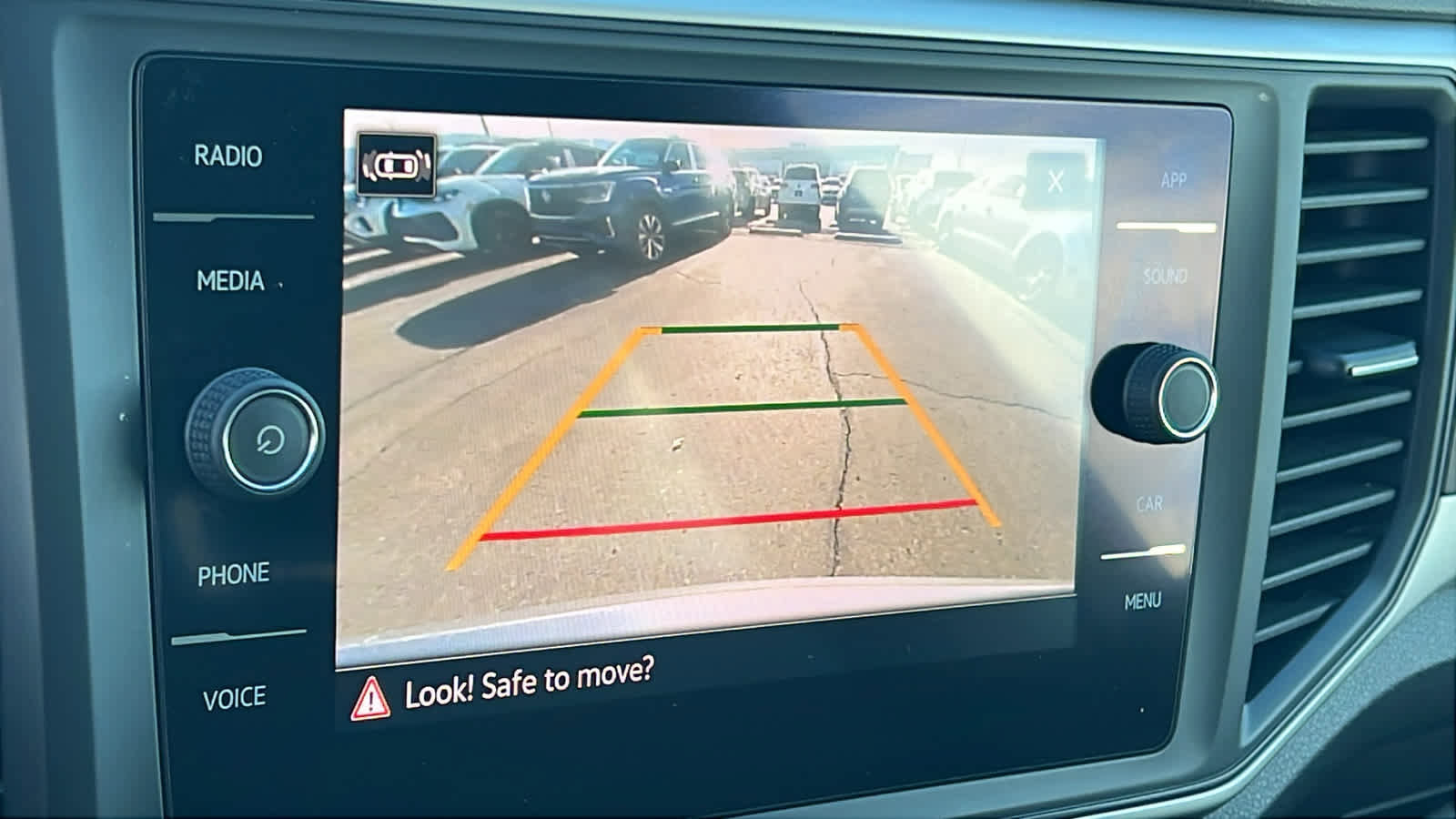 Used 2021 Volkswagen Atlas SE image 16