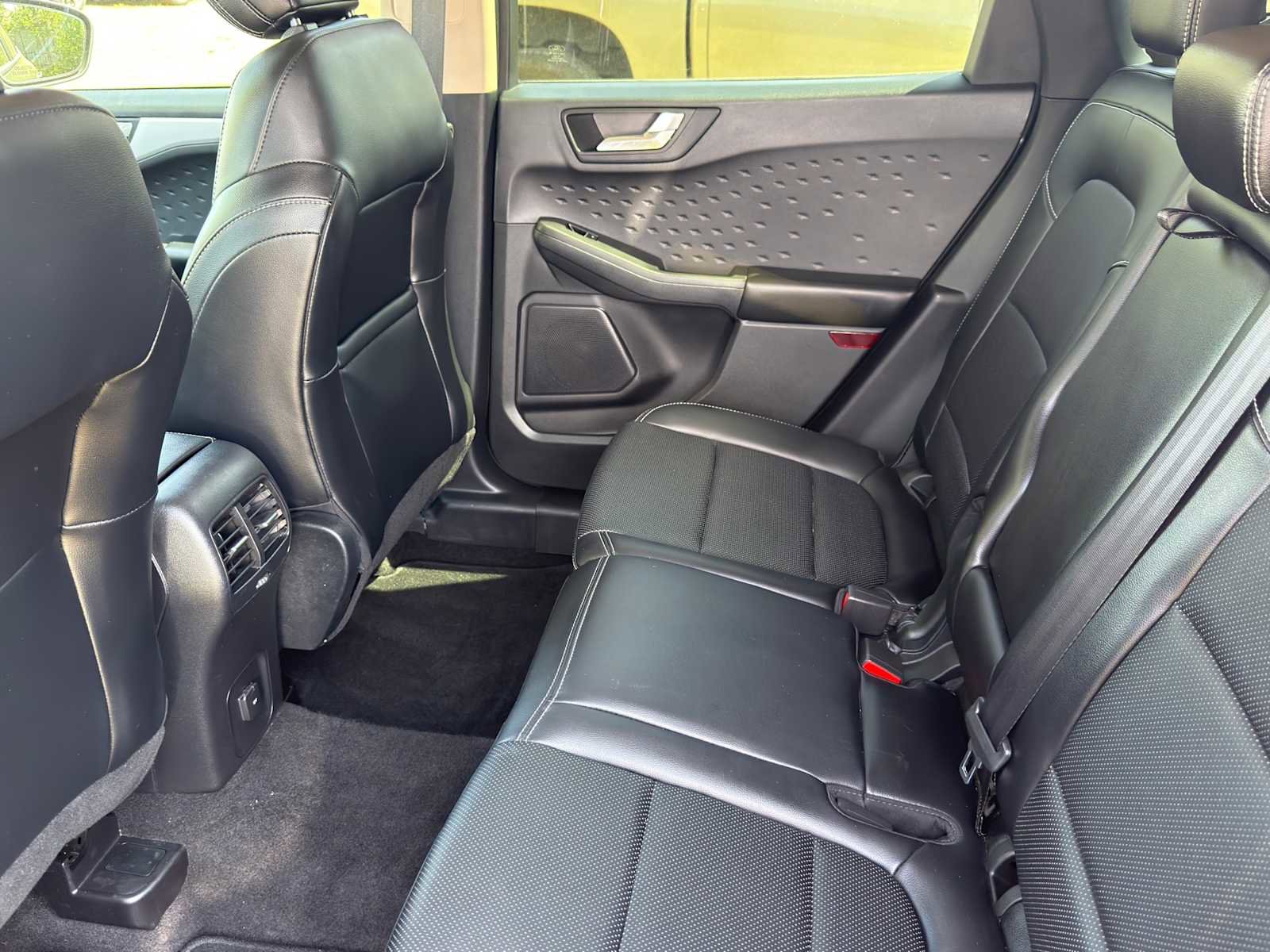 Used 2020 Ford Escape SEL image 28