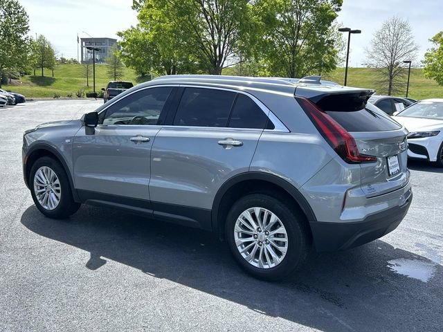 Used 2024 Cadillac XT4 Luxury w/ Cold Weather Package FWD image 6
