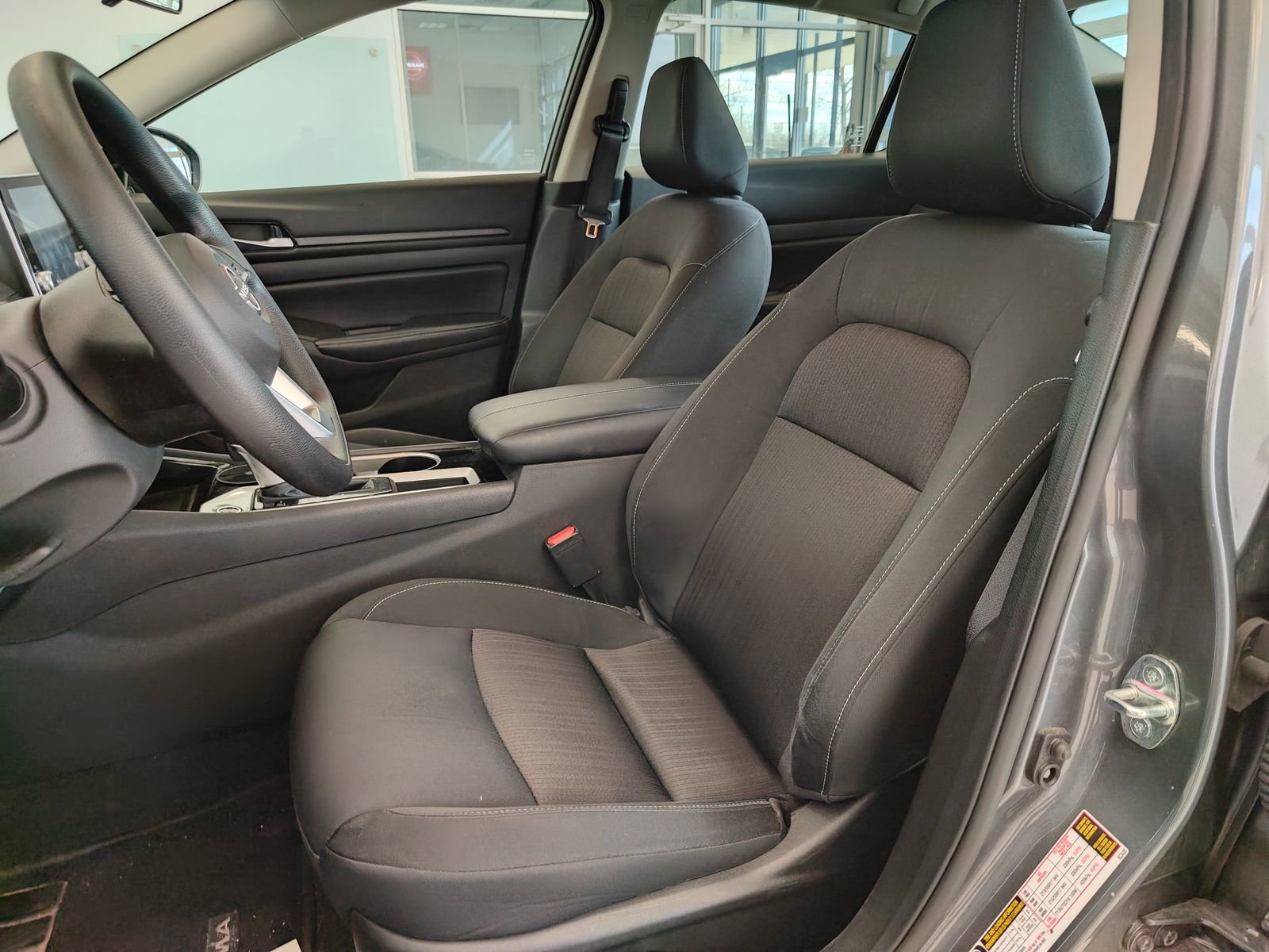 Used 2024 Nissan Altima 2.5 SV image 11