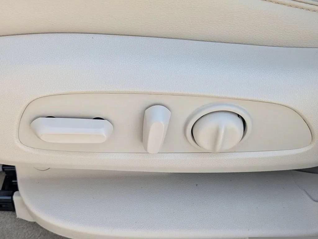 Used 2023 GMC Acadia Denali w/ LPO, Floor Liner Package FWD image 20