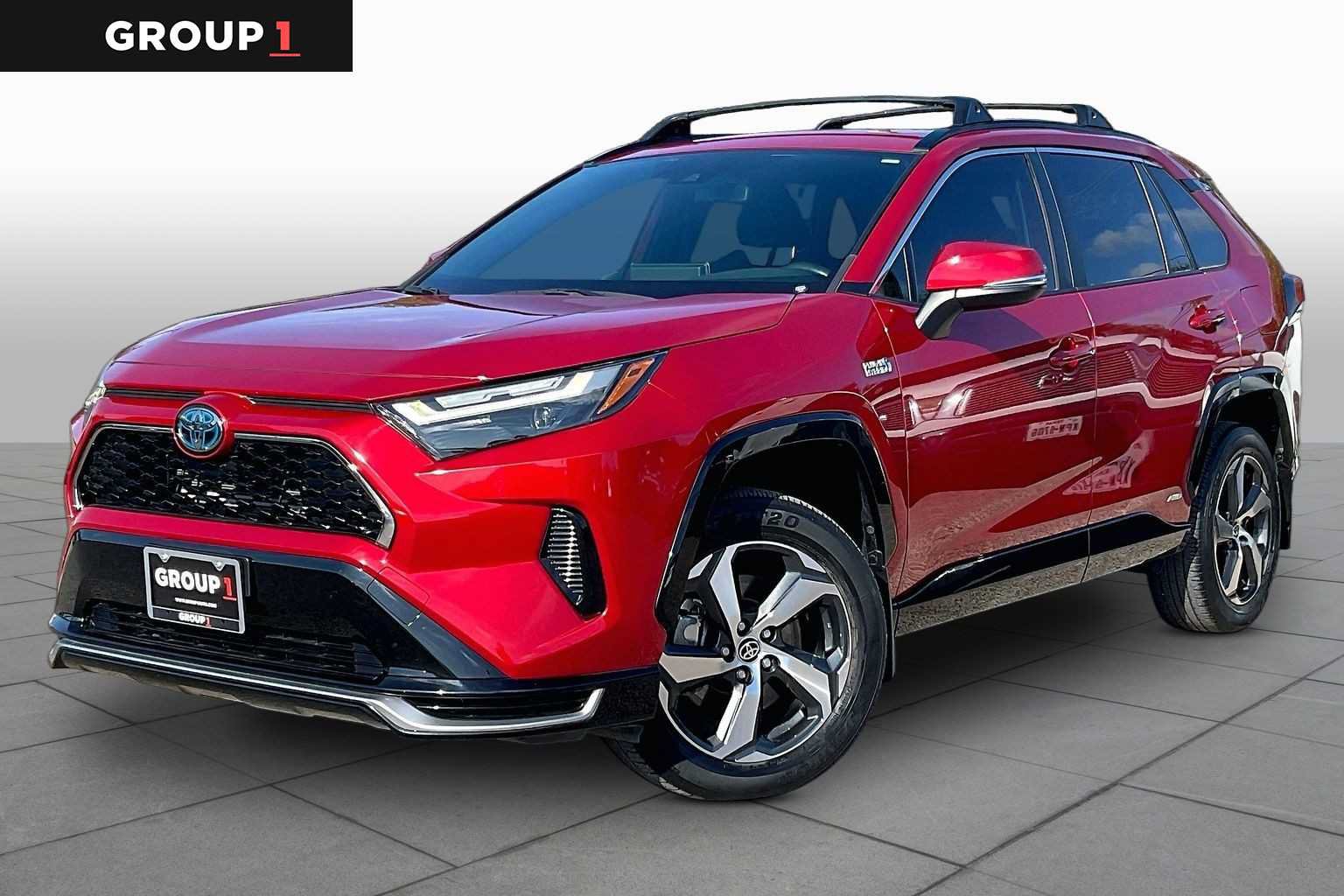 Used 2023 Toyota RAV4 SE w/ Weather & Moonroof Package