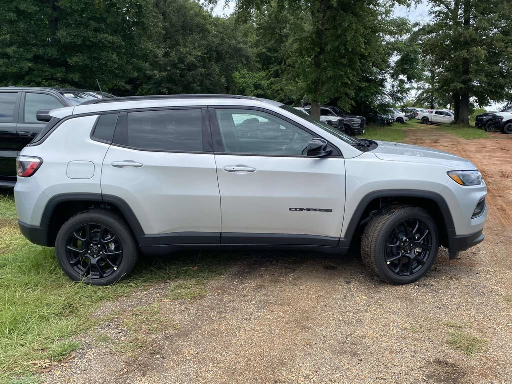 New 2026 Jeep Compass Latitude AWD/4WD image 8