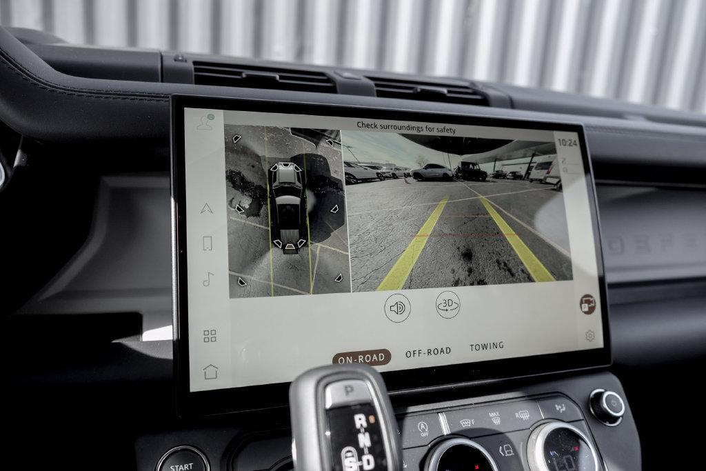 New 2026 Land Rover Defender 110 X-Dynamic SE AWD/4WD image 14