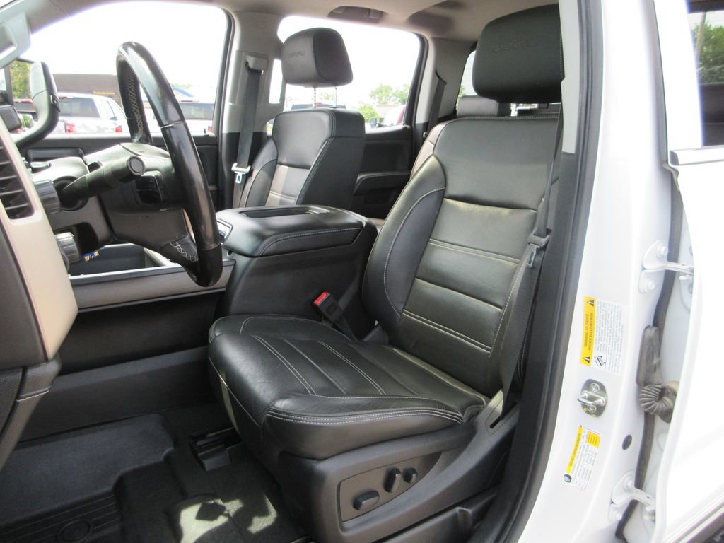 Used 2019 GMC Sierra 2500 Denali w/ Duramax Plus Package AWD/4WD image 24