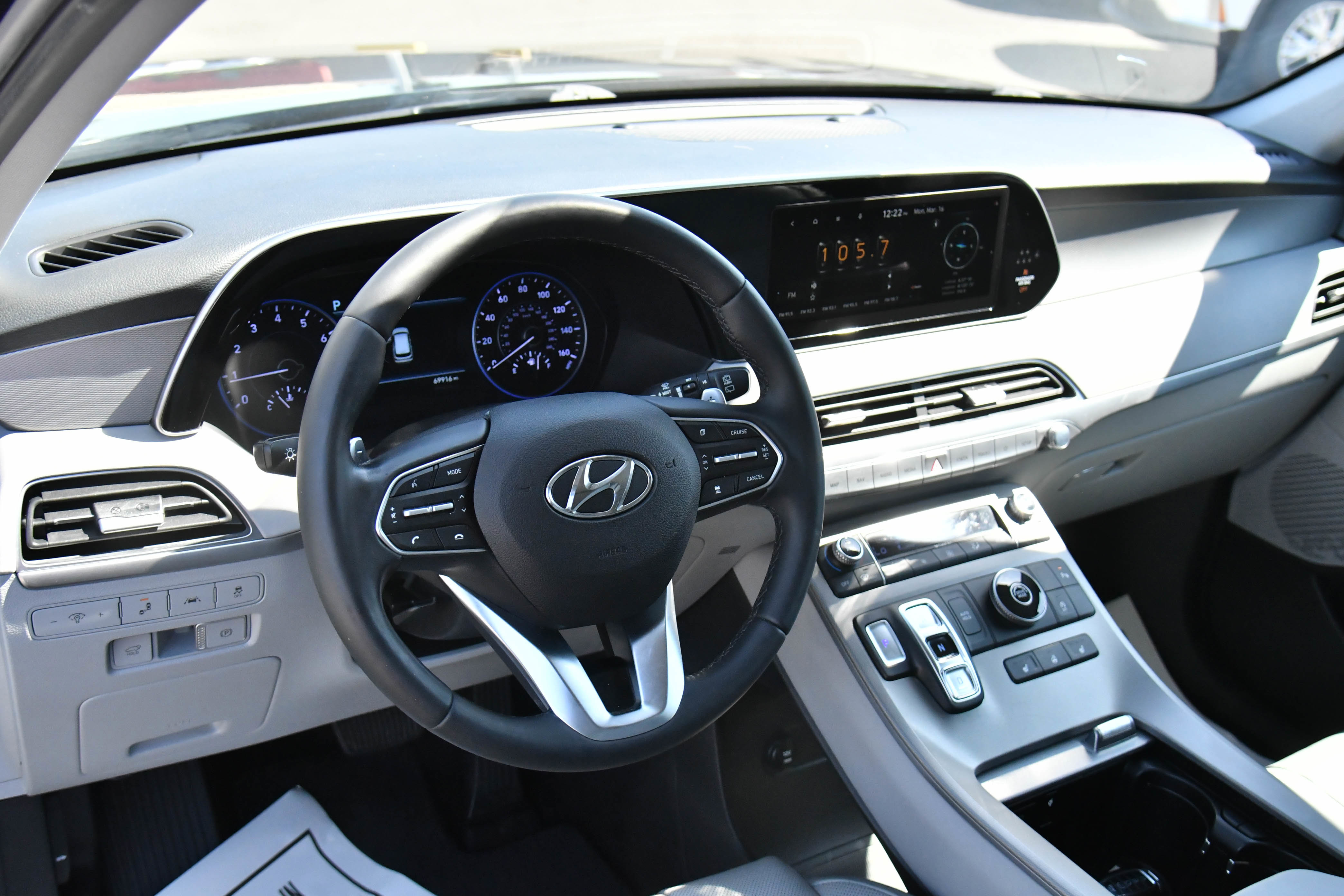 Used 2021 Hyundai Palisade SEL w/ Premium Package image 16