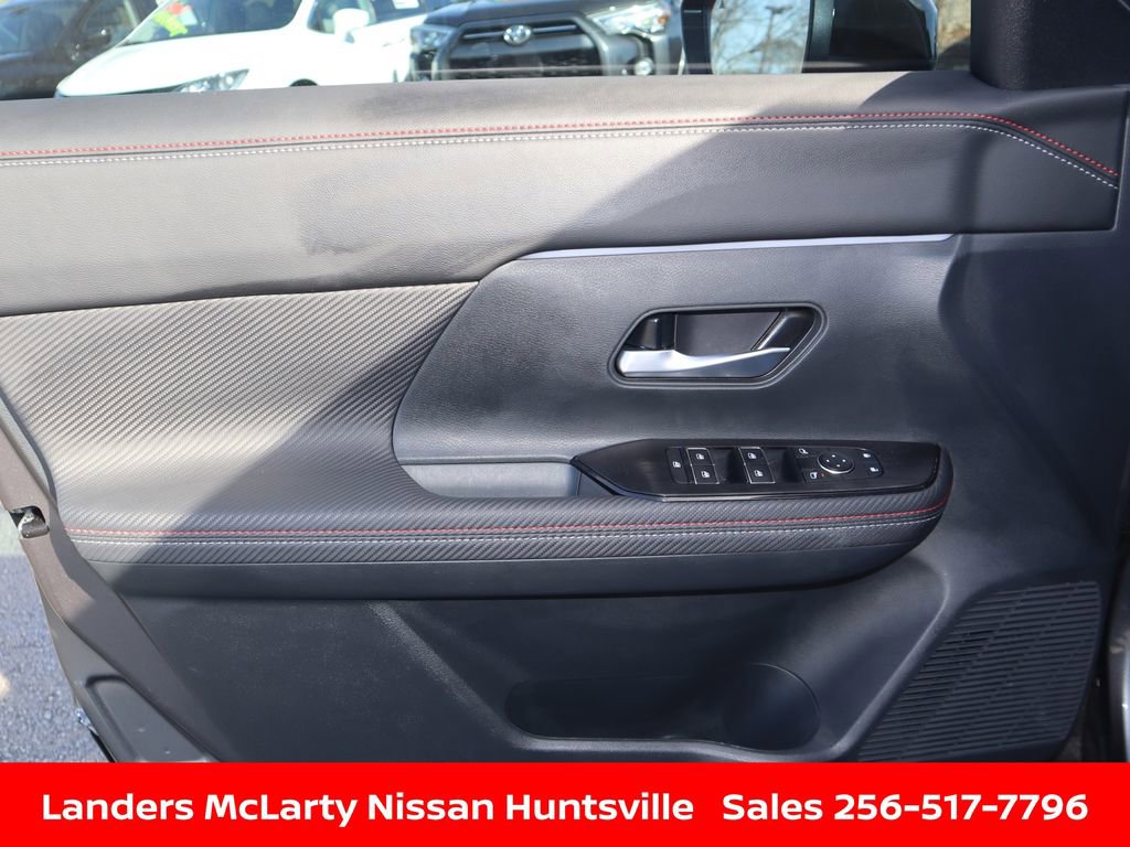 Used 2025 Nissan Kicks SR image 19