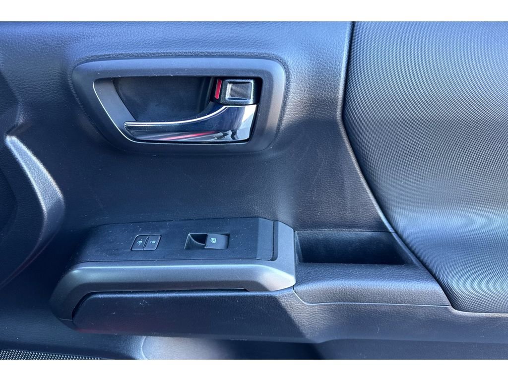 Certified 2020 Toyota Tacoma image 18