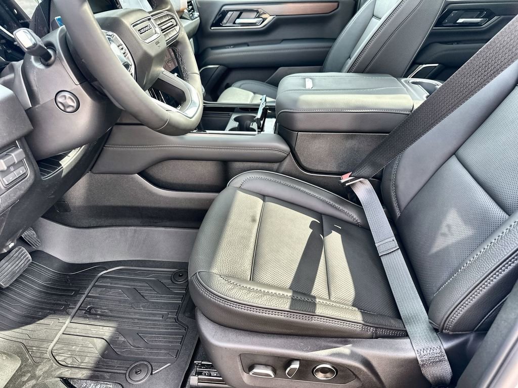 New 2026 GMC Yukon XL Denali w/ Denali Reserve Package image 24