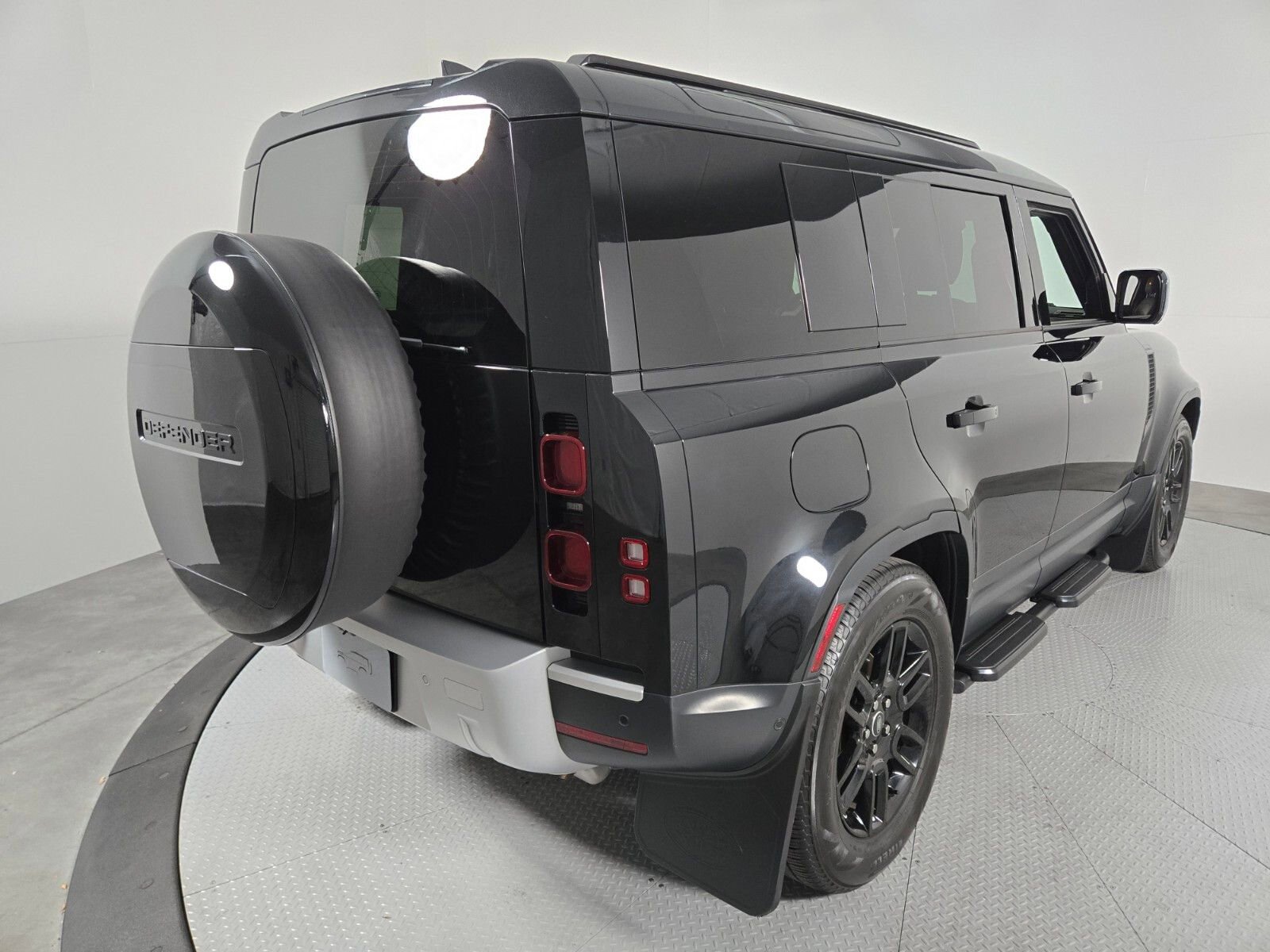 Used 2025 Land Rover Defender 110 S AWD/4WD video 2