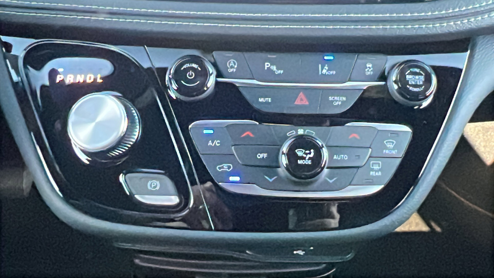 New 2026 Chrysler Pacifica Select image 25