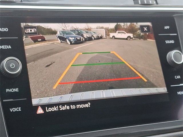 Used 2021 Volkswagen Tiguan SE image 14