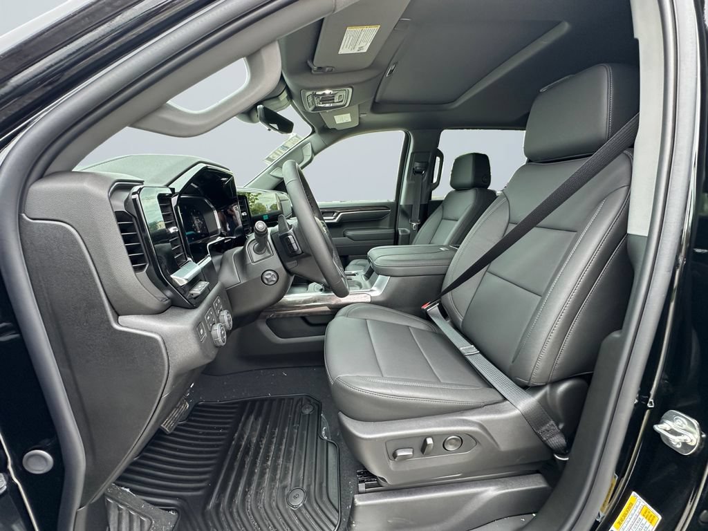 New 2026 Chevrolet Silverado 1500 LTZ w/ Technology Package AWD/4WD image 9