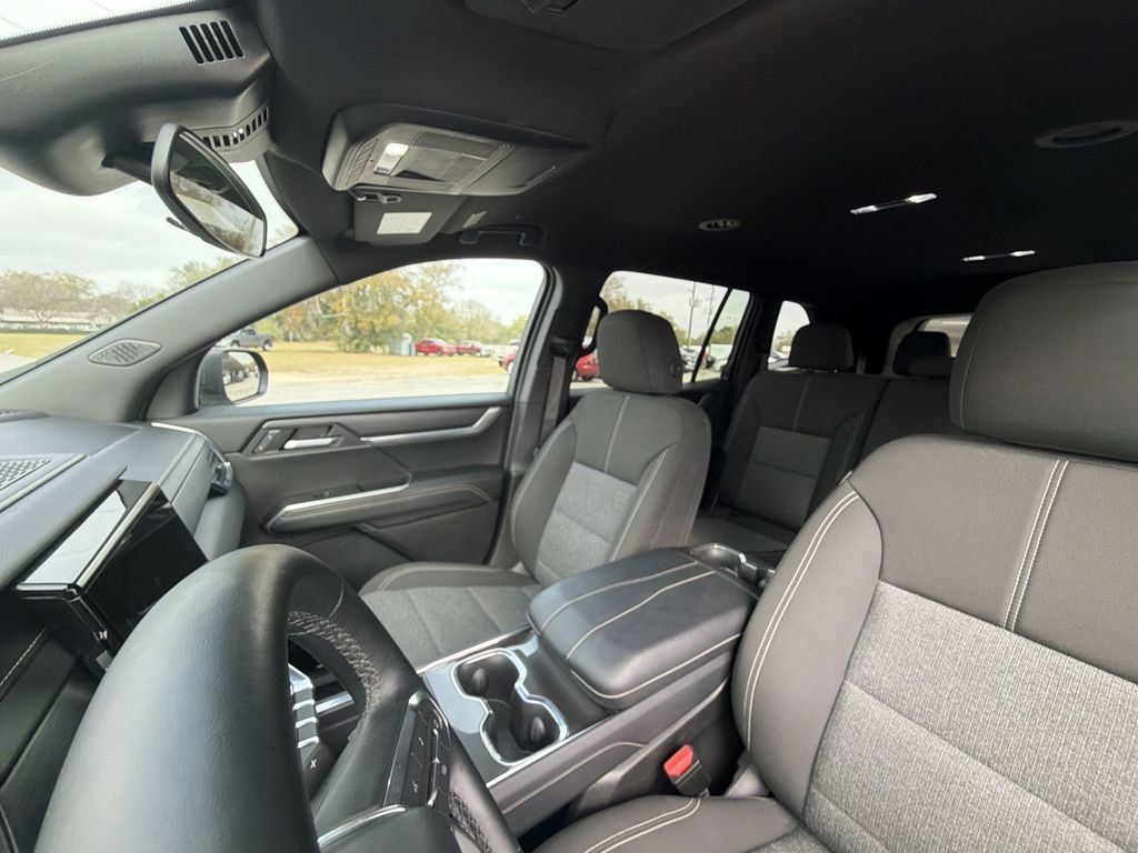 Used 2025 GMC Acadia Elevation image 10