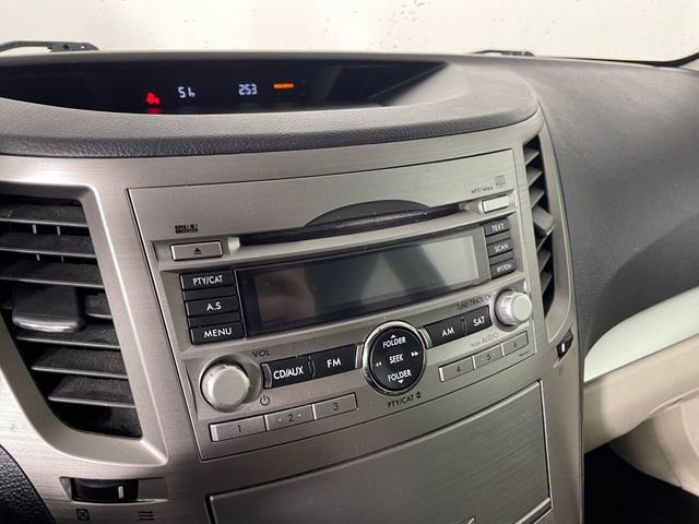 Used 2011 Subaru Outback 2.5i Premium image 8