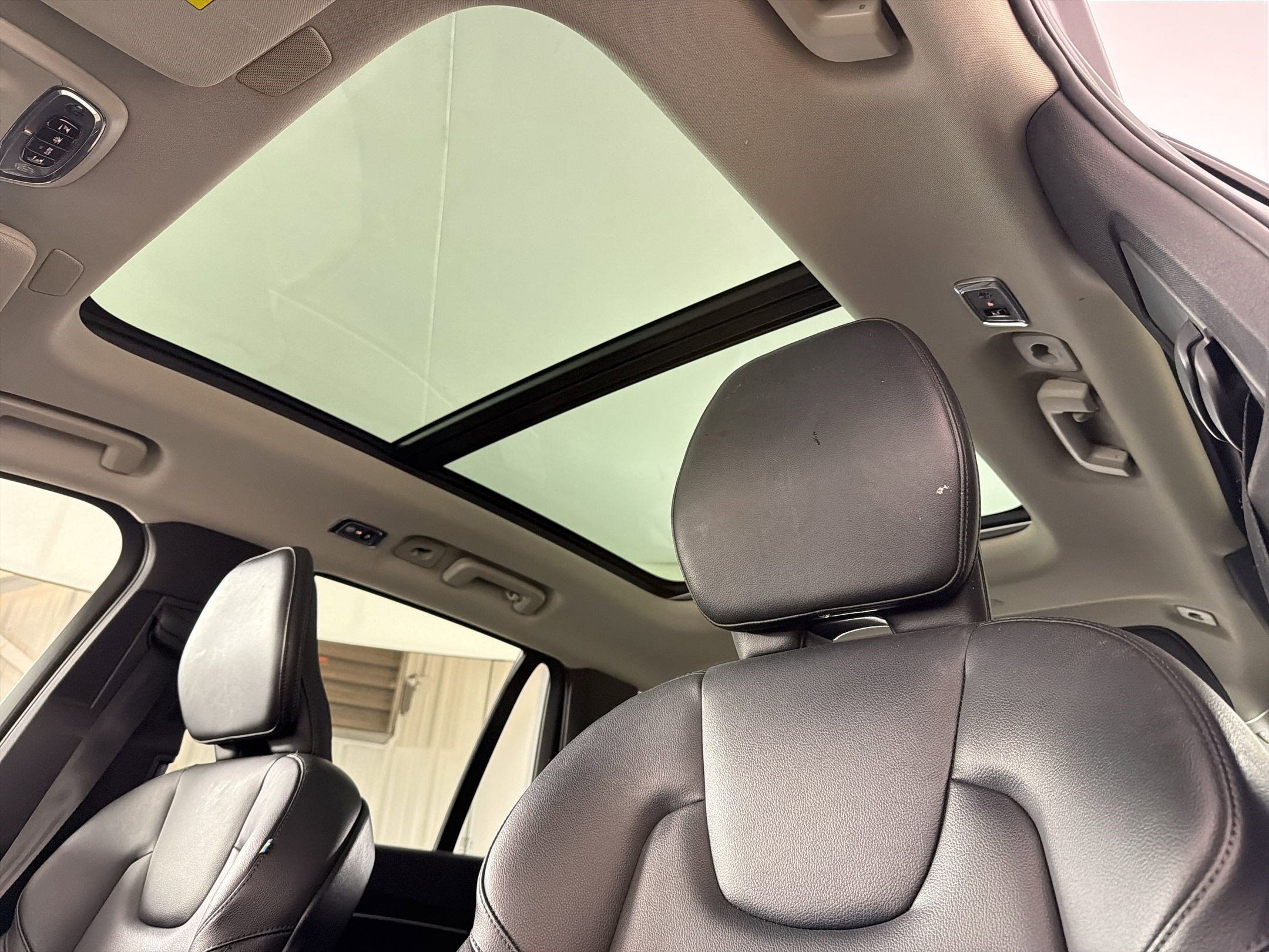 Used 2019 Volvo XC90 T5 Momentum w/ Protection Package Premier image 16
