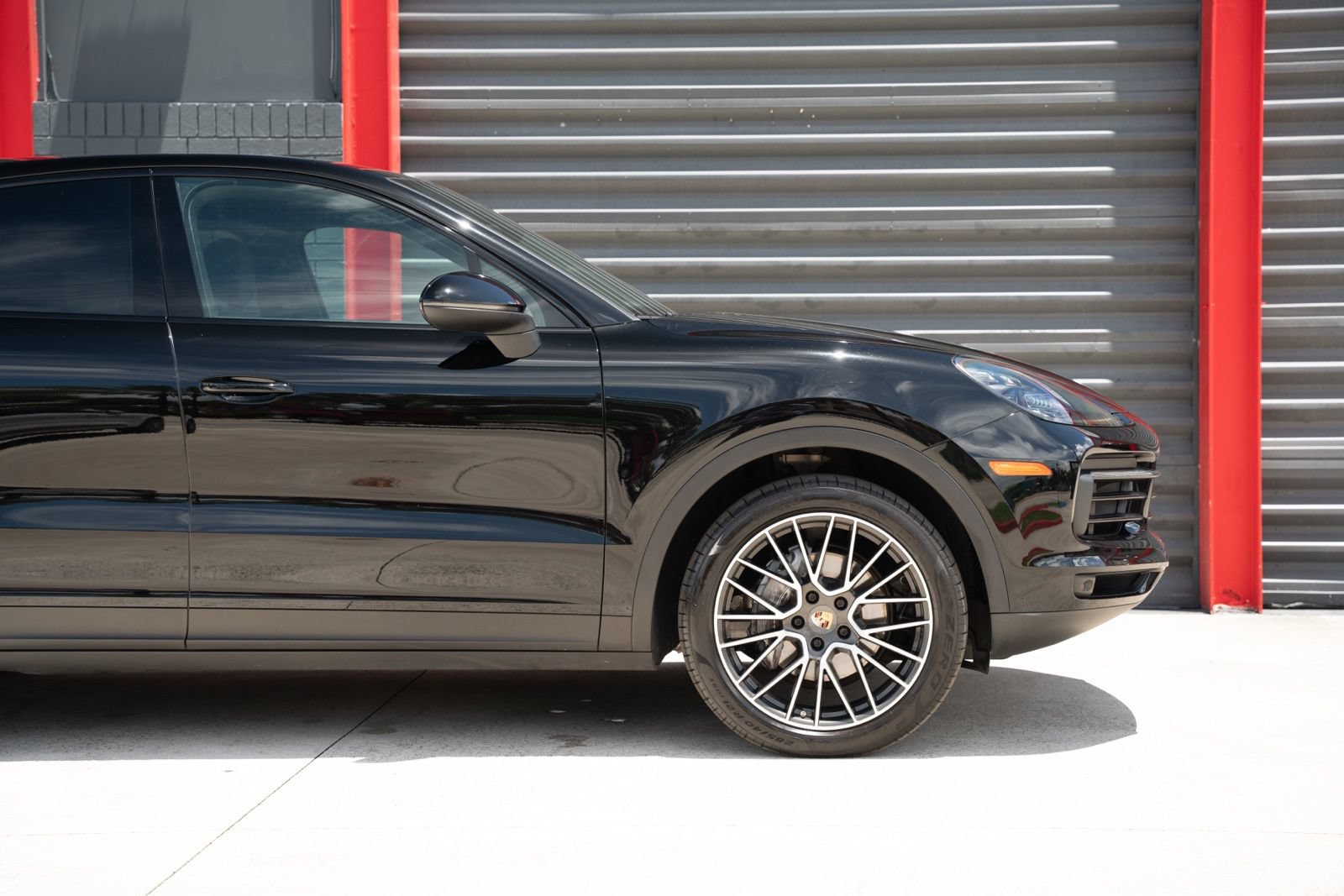 Used 2020 Porsche Cayenne AWD/4WD image 3