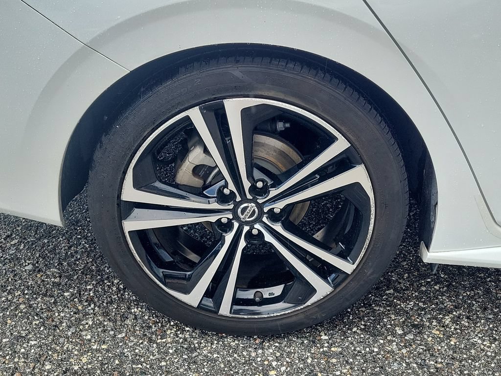 Used 2021 Nissan Sentra SR w/ SR Premium Package FWD image 5