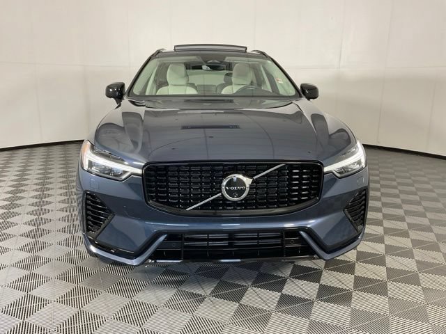 Used 2024 Volvo XC60 T8 Plus w/ Protection Package Premier AWD/4WD image 2