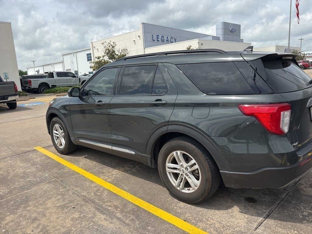 Used 2024 Ford Explorer XLT w/ Equipment Group 202A RWD image 10